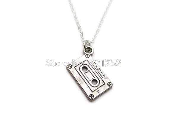 GUARDIANS OF THE GALAXY CASETTE NECKLACE